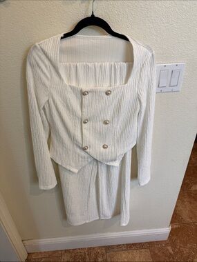 Textured White Women's Two-Piece Pantsuit with Double-Breasted Detail